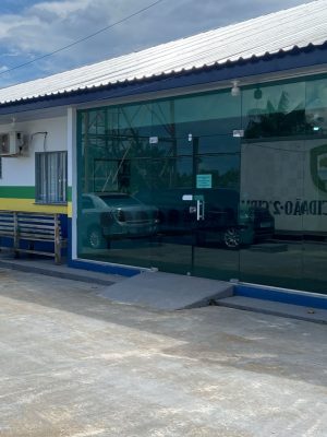 A Polícia Civil do Amazonas (PC-AM), por meio da Delegacia Interativa de Polícia (DIP) de São Gabriel da Cachoeira (a 852 quilômetros de Manaus), com apoio da Coordenadoria de Operações e Recursos Especiais (Core), prendeu, no sábado (29), Felipe de Souza Leão, 29 anos, conhecido como “Pará” ou “Surfista”, por tráfico de drogas e associação criminosa. A ação aconteceu em via pública do município.