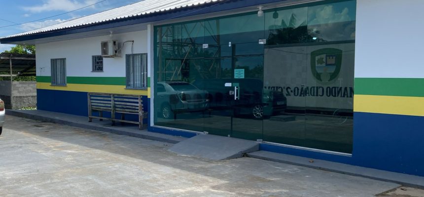 A Polícia Civil do Amazonas (PC-AM), por meio da Delegacia Interativa de Polícia (DIP) de São Gabriel da Cachoeira (a 852 quilômetros de Manaus), com apoio da Coordenadoria de Operações e Recursos Especiais (Core), prendeu, no sábado (29), Felipe de Souza Leão, 29 anos, conhecido como “Pará” ou “Surfista”, por tráfico de drogas e associação criminosa. A ação aconteceu em via pública do município.