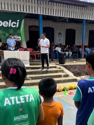 O Governo do Amazonas, por meio da Secretaria de Estado do Desporto e Lazer (Sedel), deu início às atividades do Programa Esporte e Lazer na Capital e Interior (Pelci) na Comunidade do Iauaretê, no município de São Gabriel da Cachoeira (852 quilômetros distantes de Manaus). O evento ocorreu no domingo (27/04) e contou com a presença de líderes locais, comunitários e atletas de base.