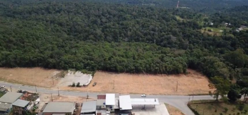 Visando oferecer moradia digna e atendendo ao edital publicado pelo Governo Federal para projetos habitacionais em municípios com mais de 50 mil habitantes, o Governo do Amazonas através da Superintendência Estadual de Habitação (Suhab), está recebendo os representantes das Prefeituras municipais, que tenham interesse na construção de novas unidade habitacionais por meio dos programas Minha Casa Minha Vida em parceria com Amazonas Meu Lar.
